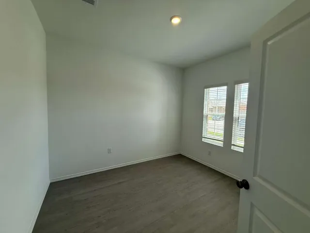 $2,450 | 109 Imola Street, Hutto, TX 78634