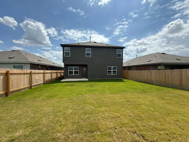 $2,450 | 109 Imola Street, Hutto, TX 78634