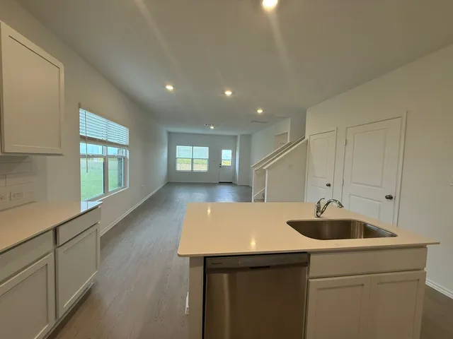 $2,450 | 109 Imola Street, Hutto, TX 78634