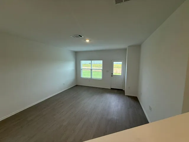 $2,450 | 109 Imola Street, Hutto, TX 78634