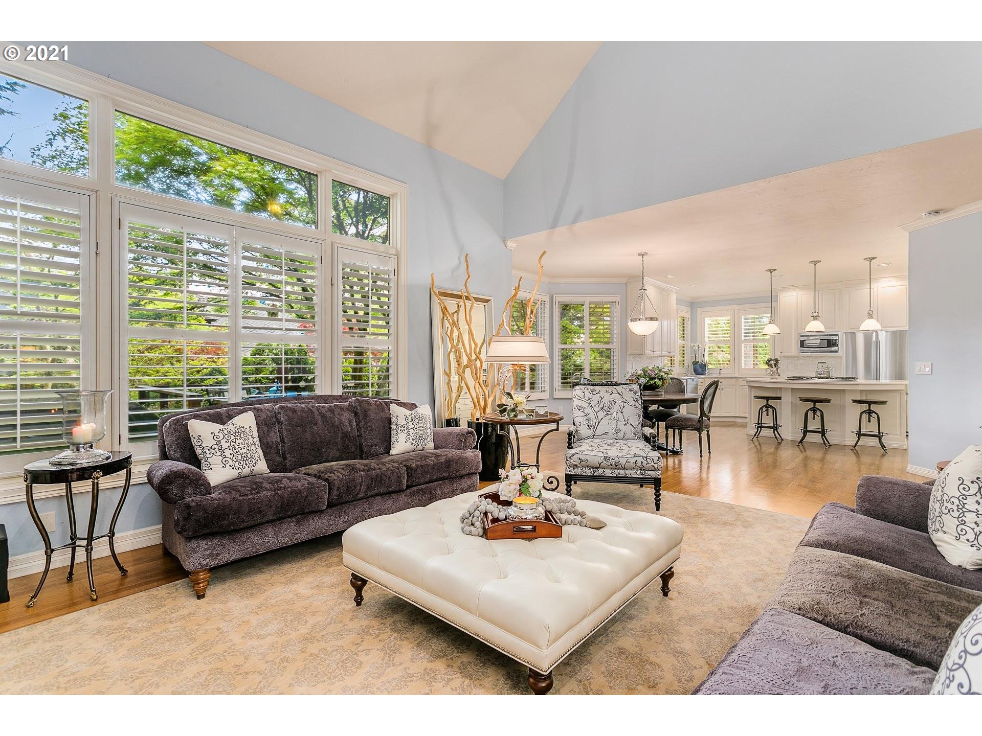 787 Southwest Regency Terrace Portland, OR 97225 - Photo 11 of 32 Gallery Image 11
