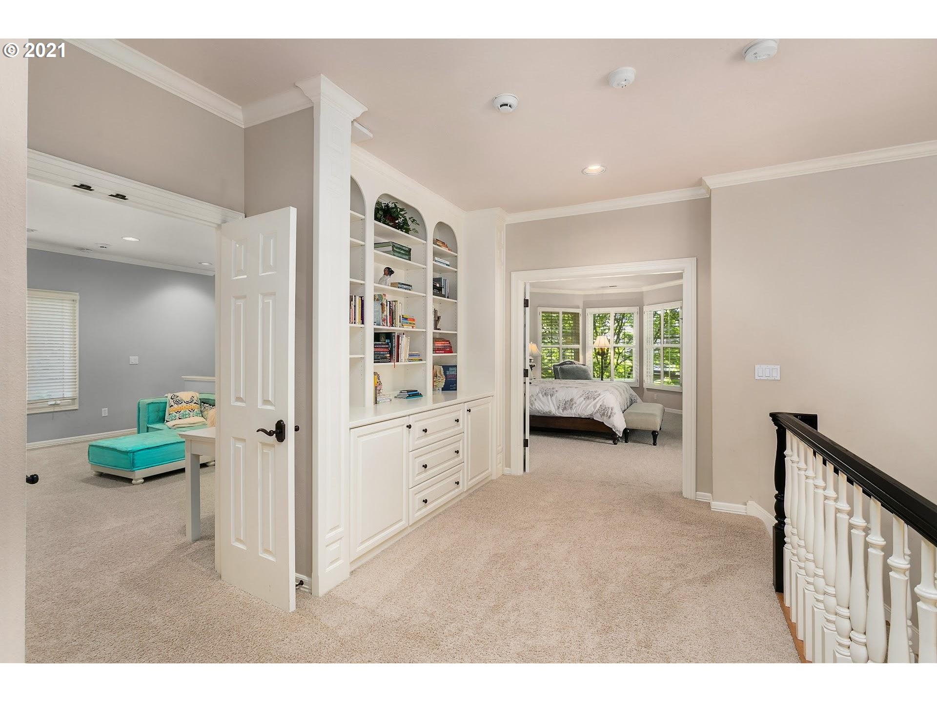787 Southwest Regency Terrace Portland, OR 97225 - Photo 18 of 32 Gallery Image 18