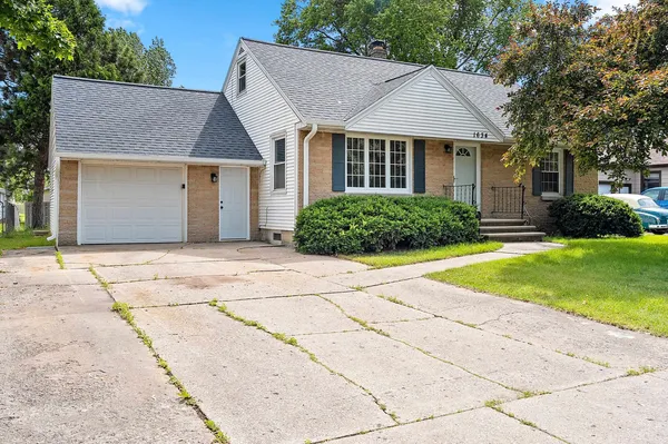 $259,900 | 1634 Lilac Lane, Green Bay, WI 54302
