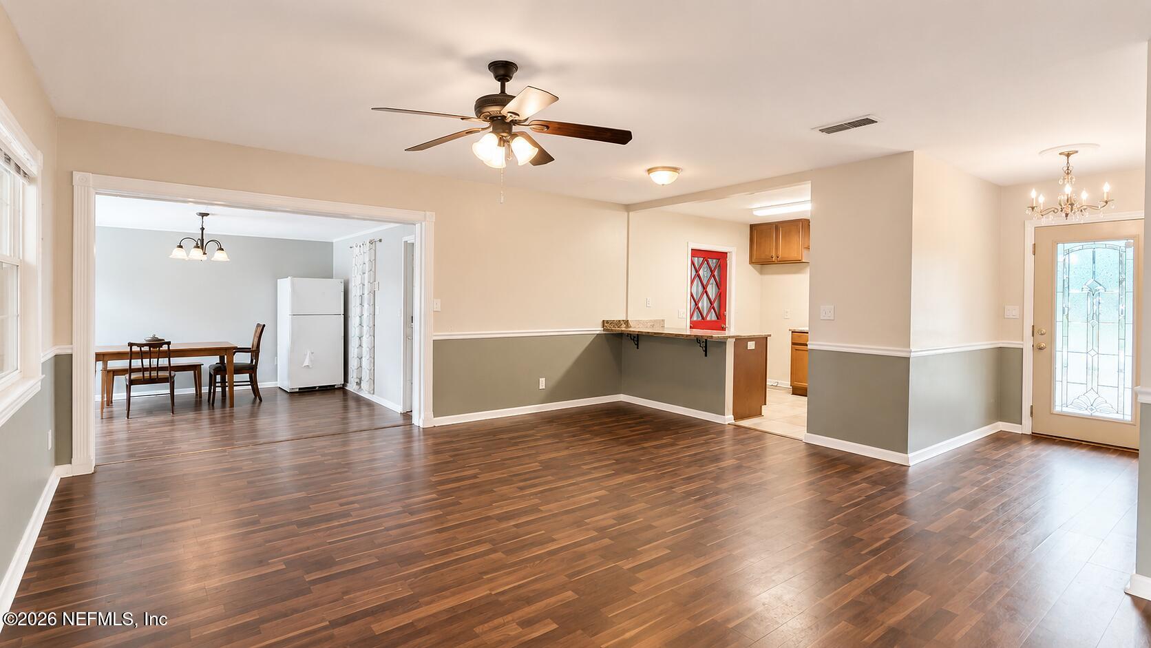 7324 Altama Road Jacksonville, FL 32216 - Photo 5 of 25 Living Room