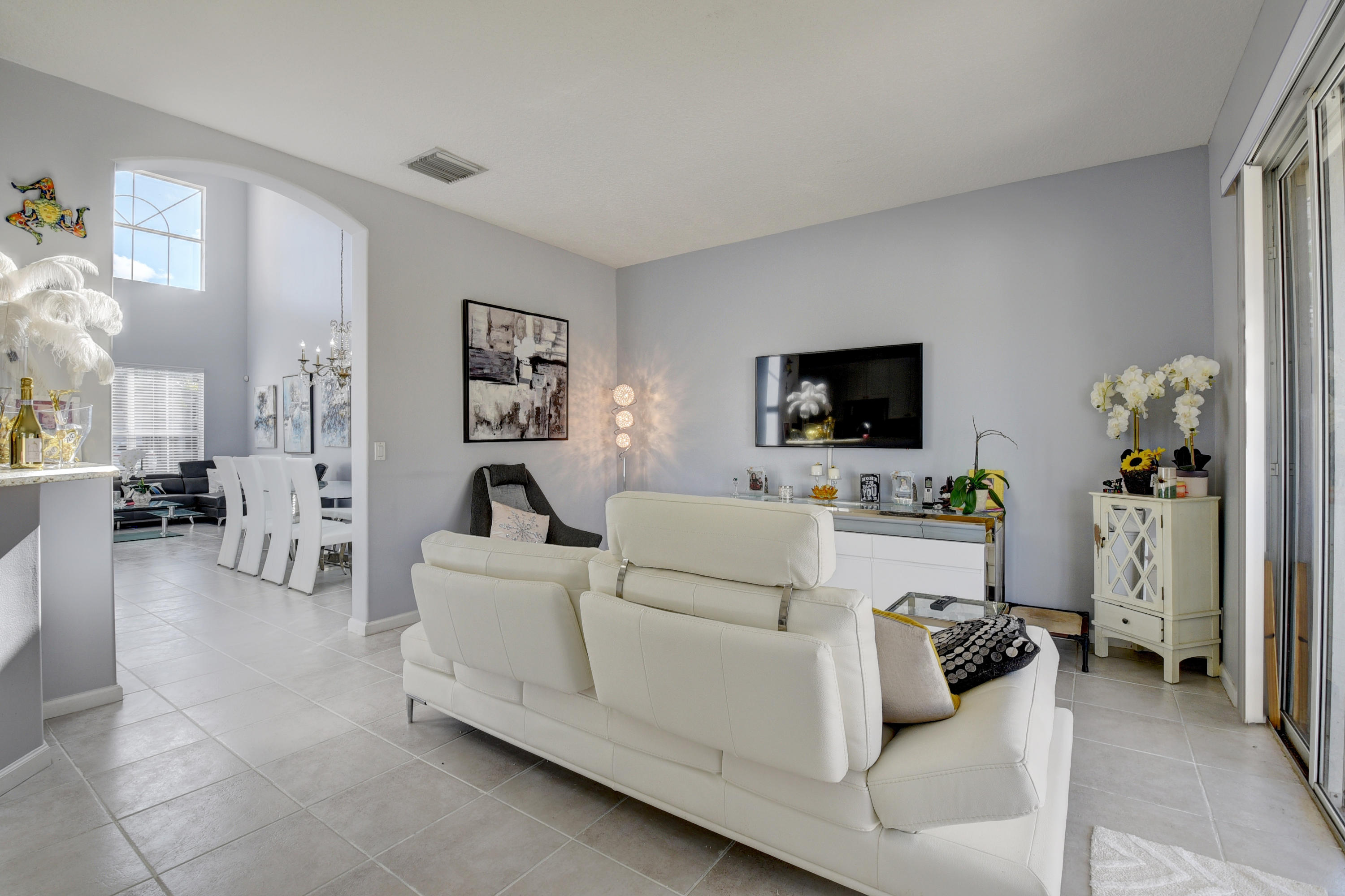 9652 Vineyard Court Boca Raton, FL 33428 - Photo 8 of 27 9652 Vineyard Ct family from kitchen