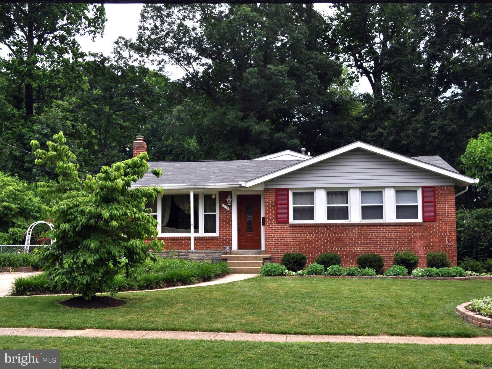 710 Kingsley Road Southwest Vienna, VA 22180 - Photo 1 of 21 Exterior (Front)