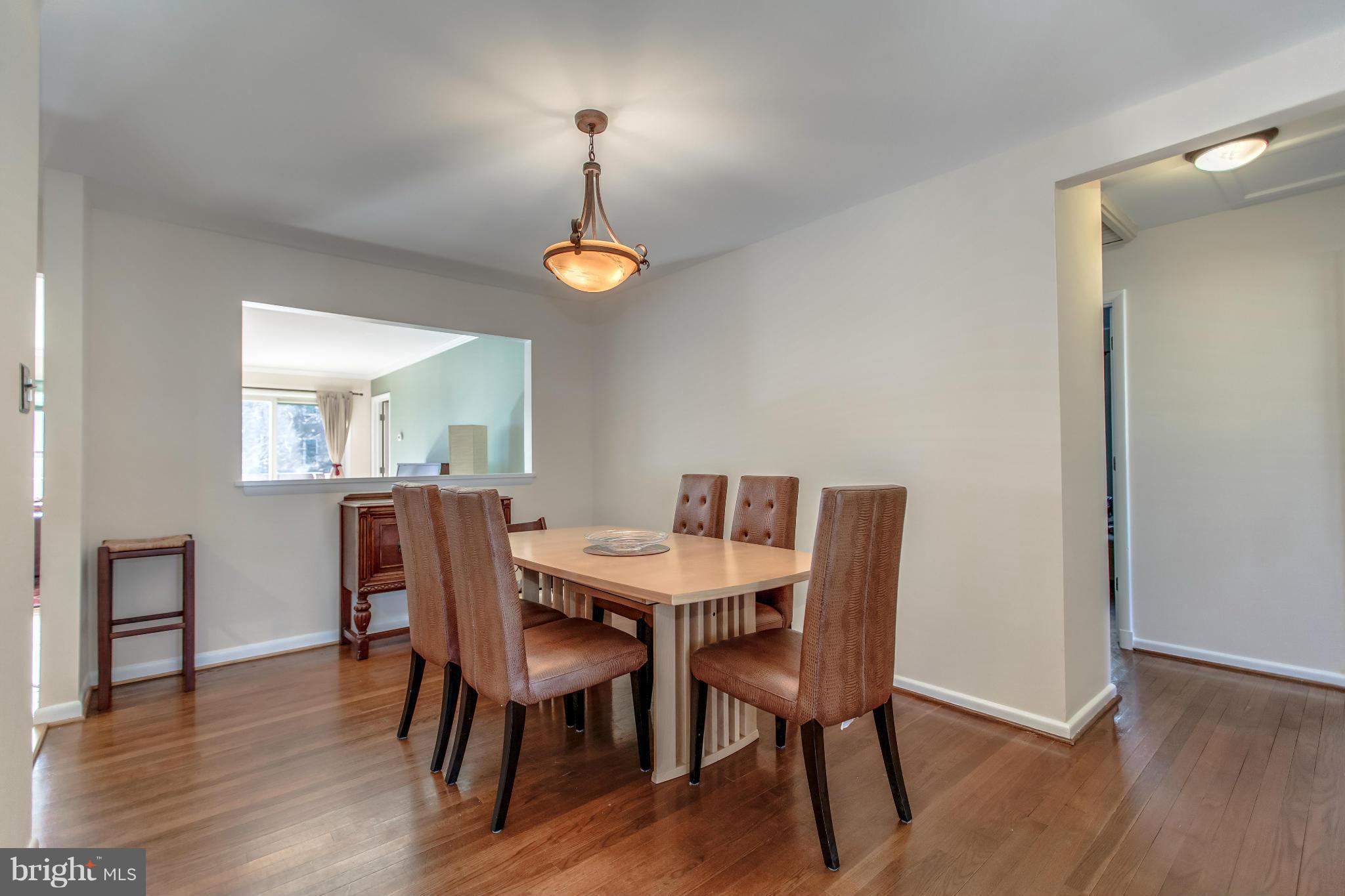 710 Kingsley Road Southwest Vienna, VA 22180 - Photo 4 of 21 Dining Room