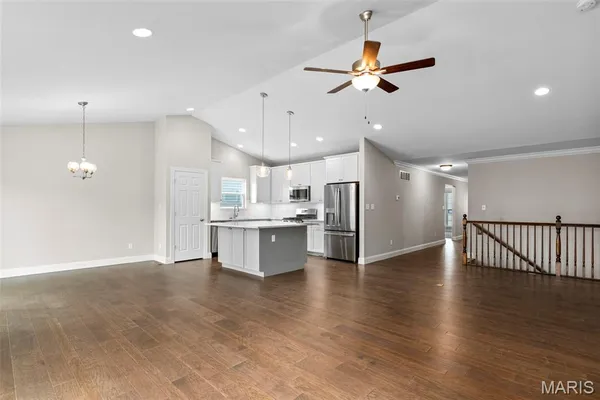 $291,900 | 2 Maple At Riverstone, Florissant, MO 63031