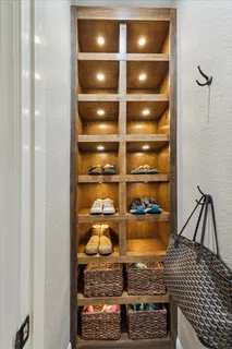 a view of entryway with livingroom