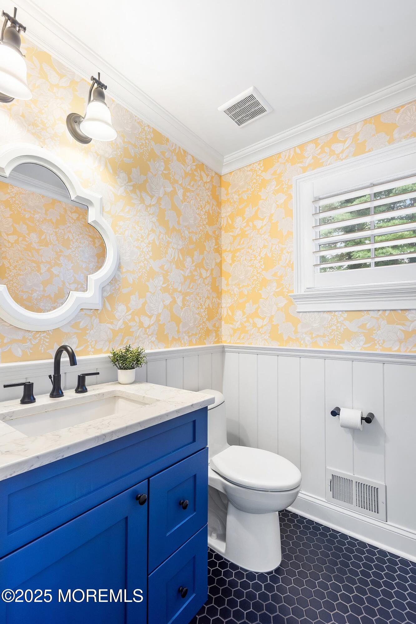20 Rustic Terrace Fair Haven, NJ 07704 - Photo 13 of 40 a bathroom with a toilet a sink and a mirror