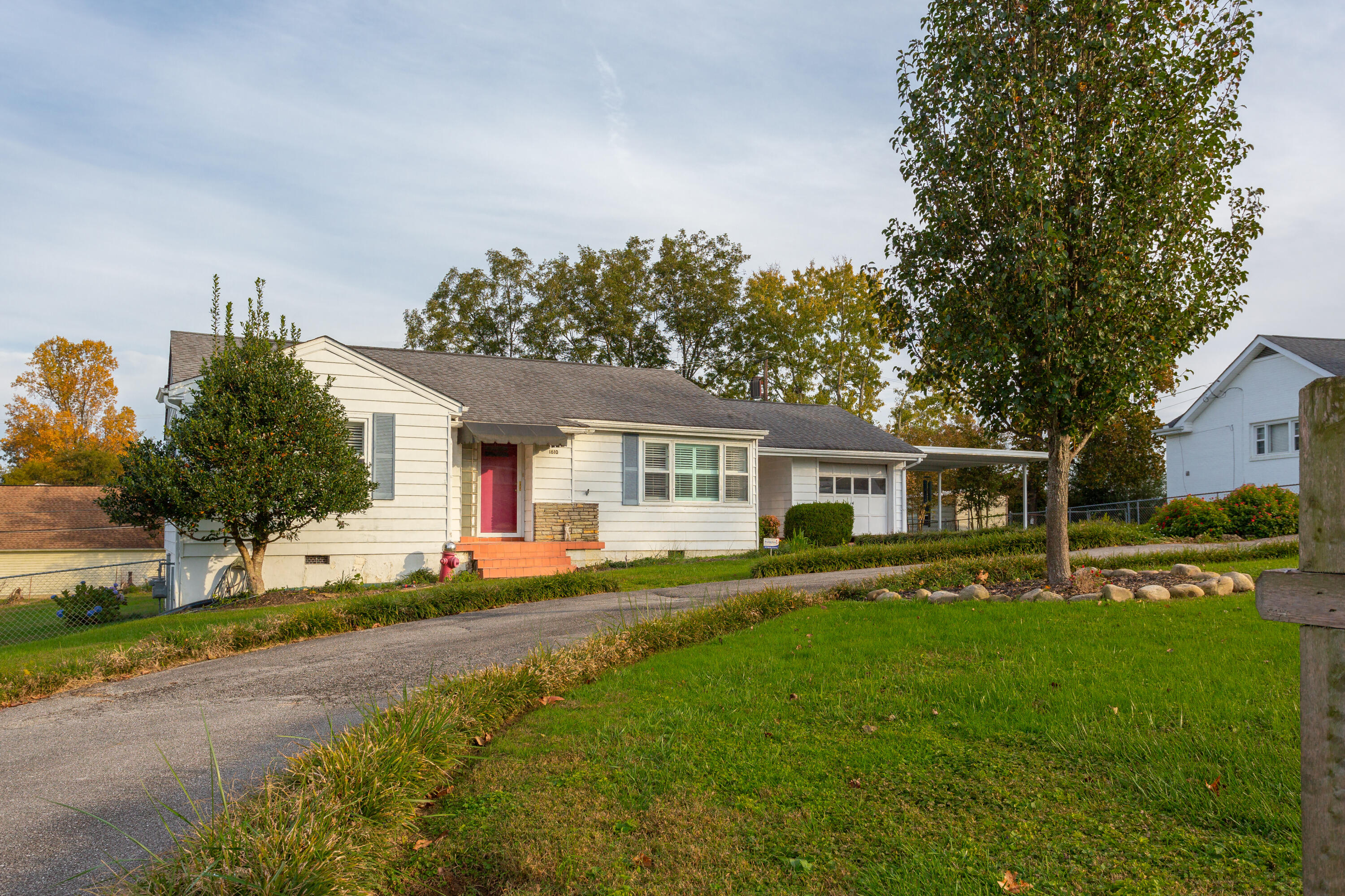 1610 South Rugby Place East Ridge, TN 37412 - Photo 2 of 21 1610SRugby-2