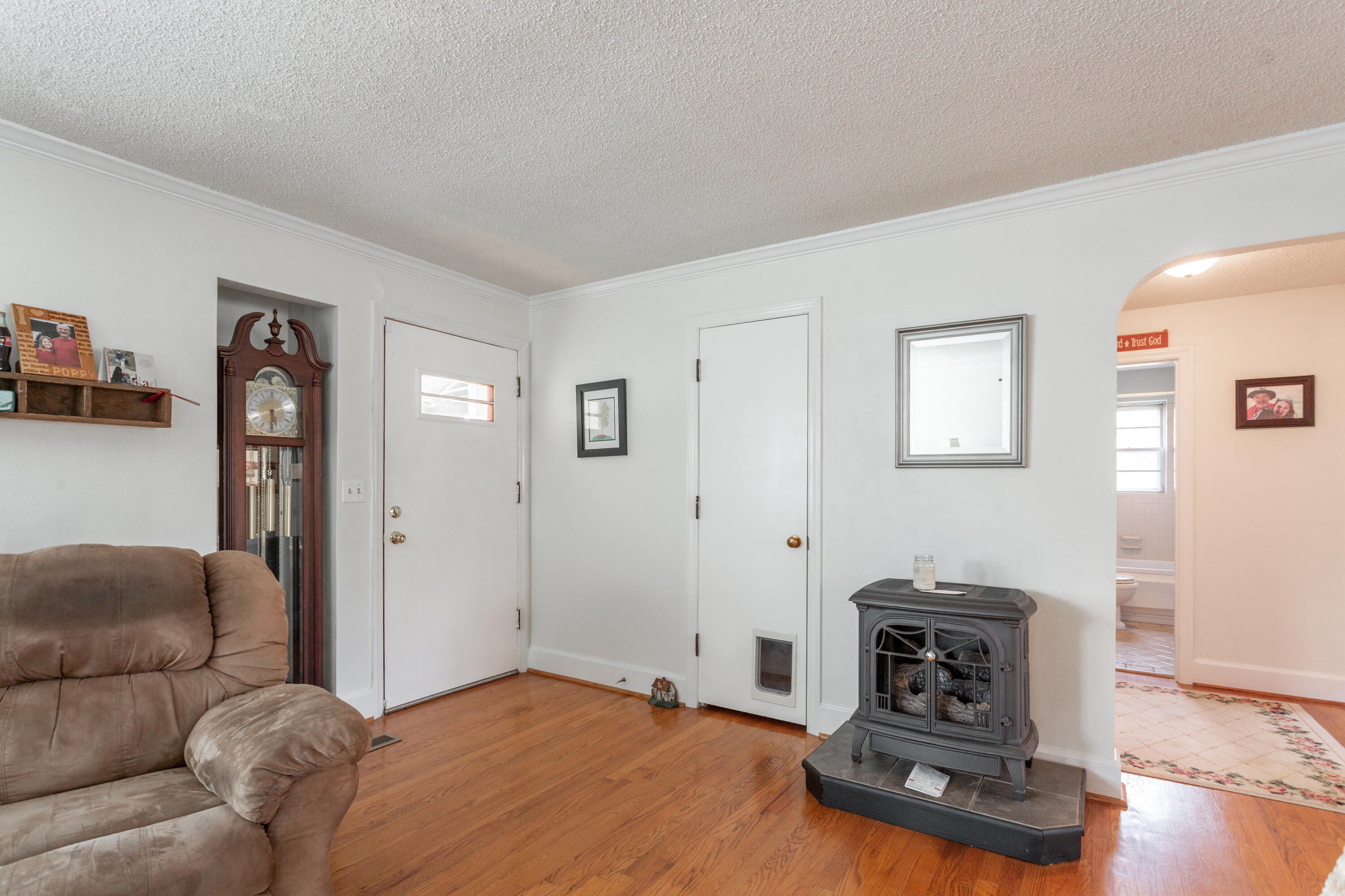 1610 South Rugby Place East Ridge, TN 37412 - Photo 4 of 21 1610SRugby-17