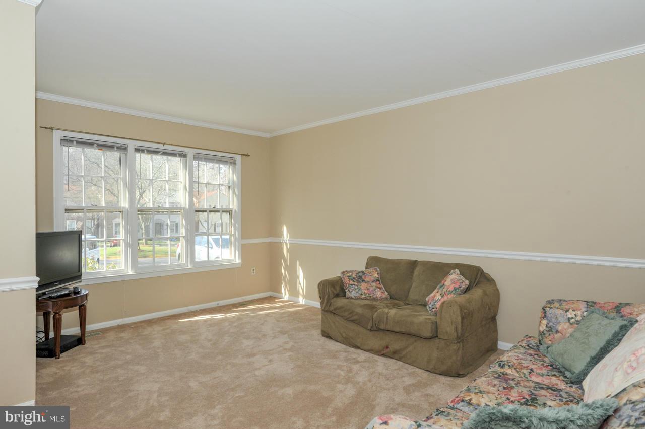 7909 Forest Path Way Springfield, VA 22153 - Photo 2 of 22 Living Room