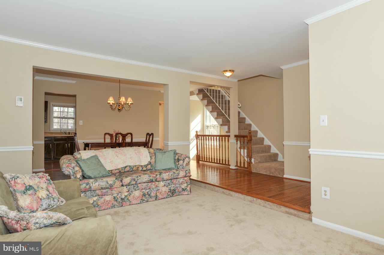 7909 Forest Path Way Springfield, VA 22153 - Photo 4 of 22 Living Room