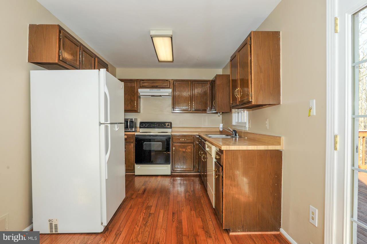 7909 Forest Path Way Springfield, VA 22153 - Photo 6 of 22 Kitchen