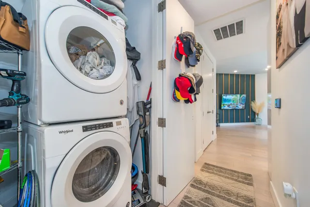 $779,000 | 332 Newark Avenue, Unit 2B, Jersey City, NJ 07302