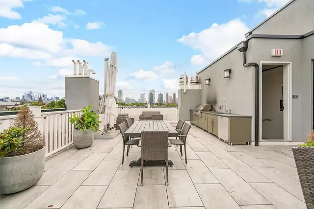 $779,000 | 332 Newark Avenue, Unit 2B, Jersey City, NJ 07302