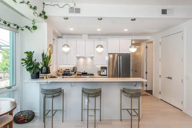 $779,000 | 332 Newark Avenue, Unit 2B, Jersey City, NJ 07302