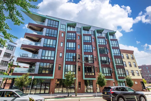 $779,000 | 332 Newark Avenue, Unit 2B, Jersey City, NJ 07302