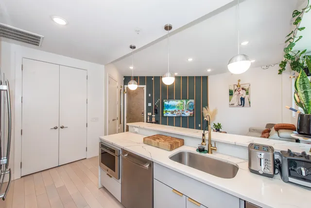 $779,000 | 332 Newark Avenue, Unit 2B, Jersey City, NJ 07302