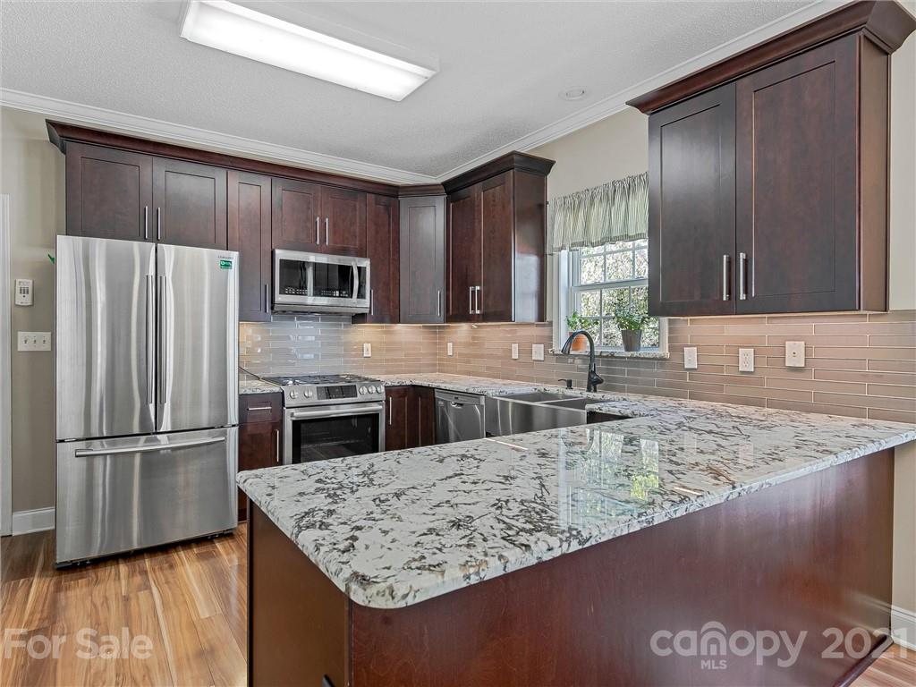 109 North Wintergarden Road Fletcher, NC 28732 - Photo 3 of 32 Gallery Image 3