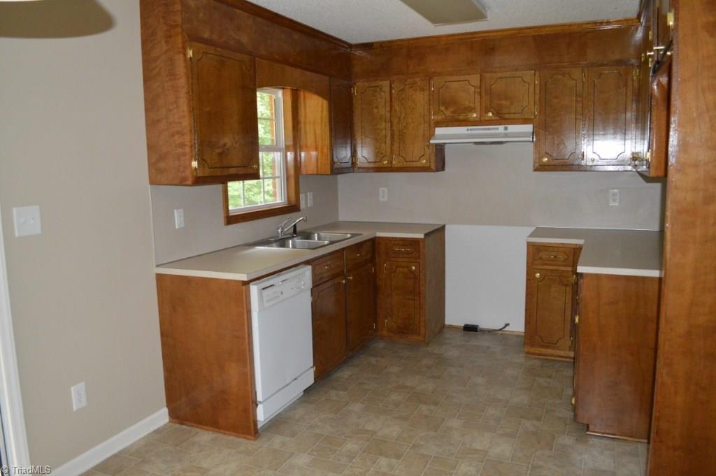 2935 Rockcrusher Road Lexington, NC 27292 - Photo 7 of 16 Gallery Image 7