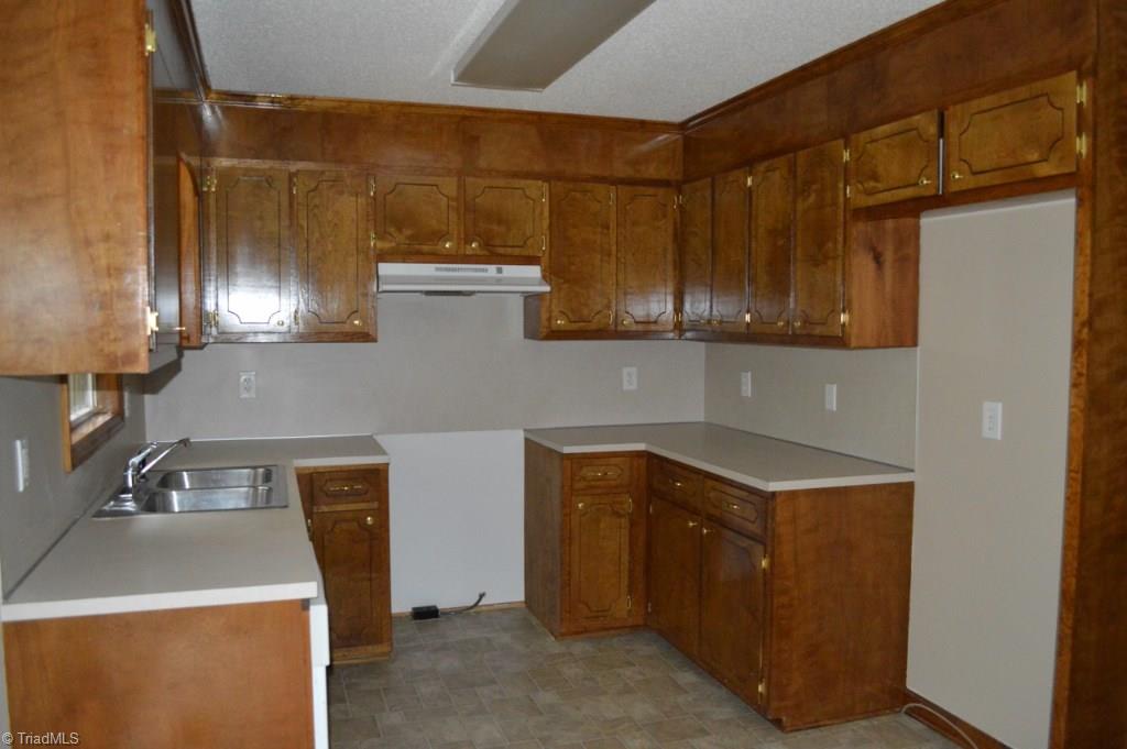 2935 Rockcrusher Road Lexington, NC 27292 - Photo 8 of 16 Gallery Image 8