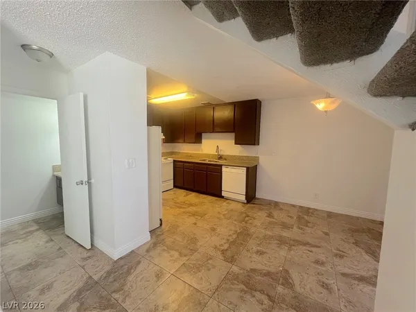 $1,250 | 6007 Bromley Avenue, Las Vegas, NV 89107