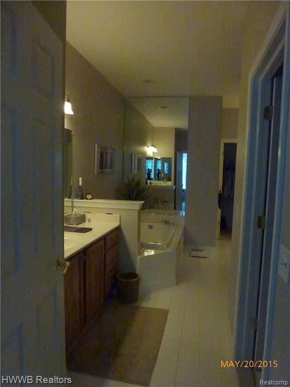 3561 Windingbrook Circle, Unit 93 Rochester Hills, MI 48309 - Photo 10 of 22