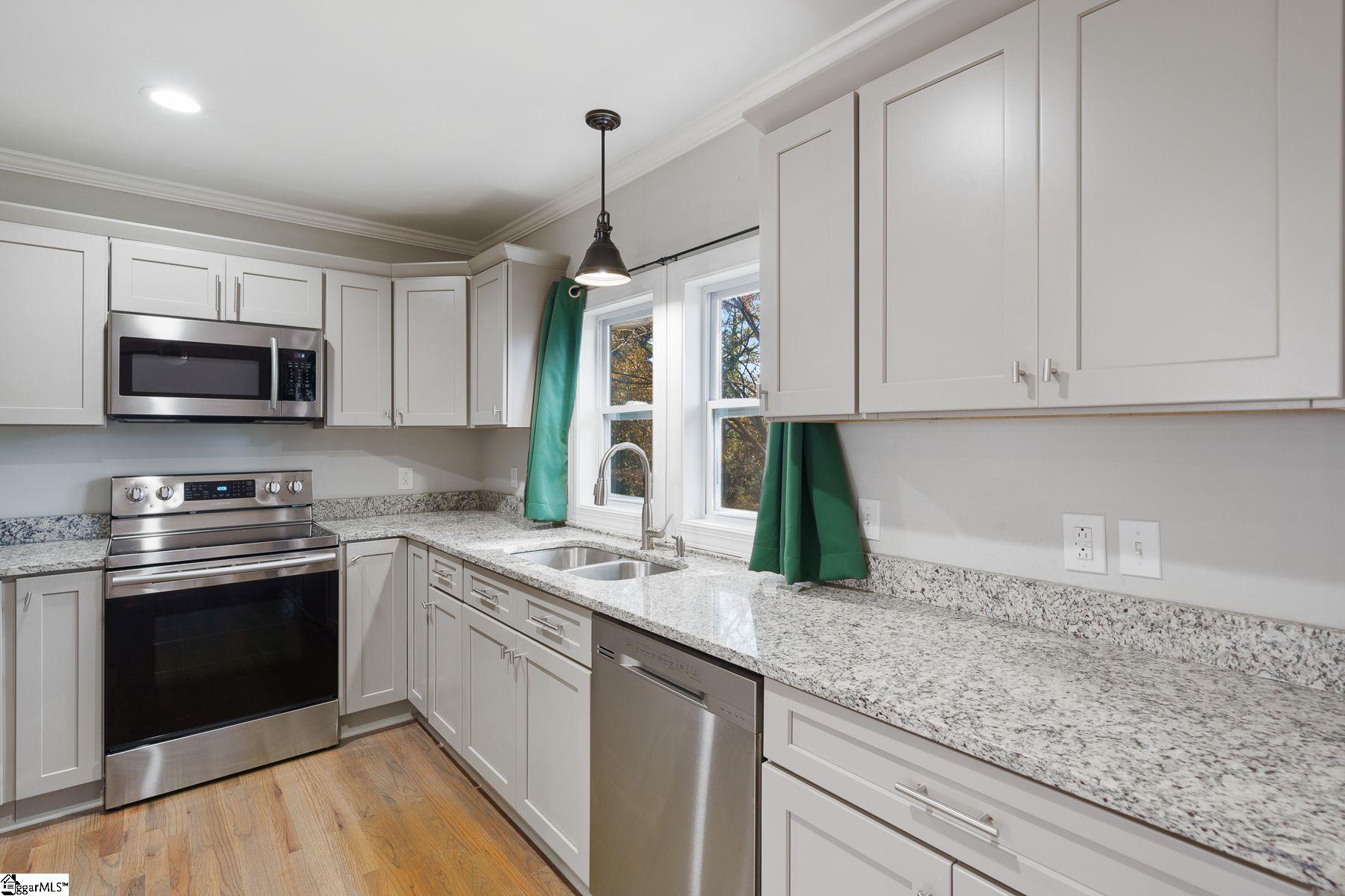 311 Crestfield Road Greenville, SC 29605 - Photo 4 of 14 Gallery Image 4