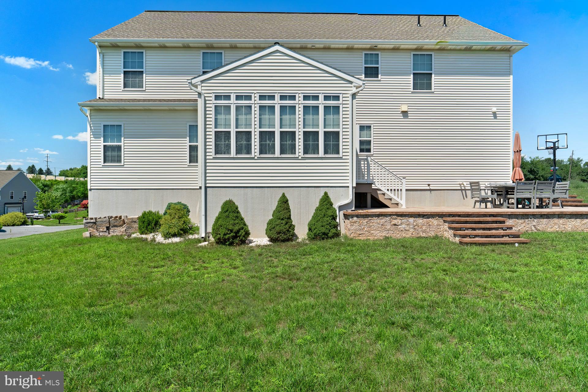 3 Rycroft Road Mechanicsburg, PA 17050 - Photo 34 of 44 Spacious backyard with modern design.