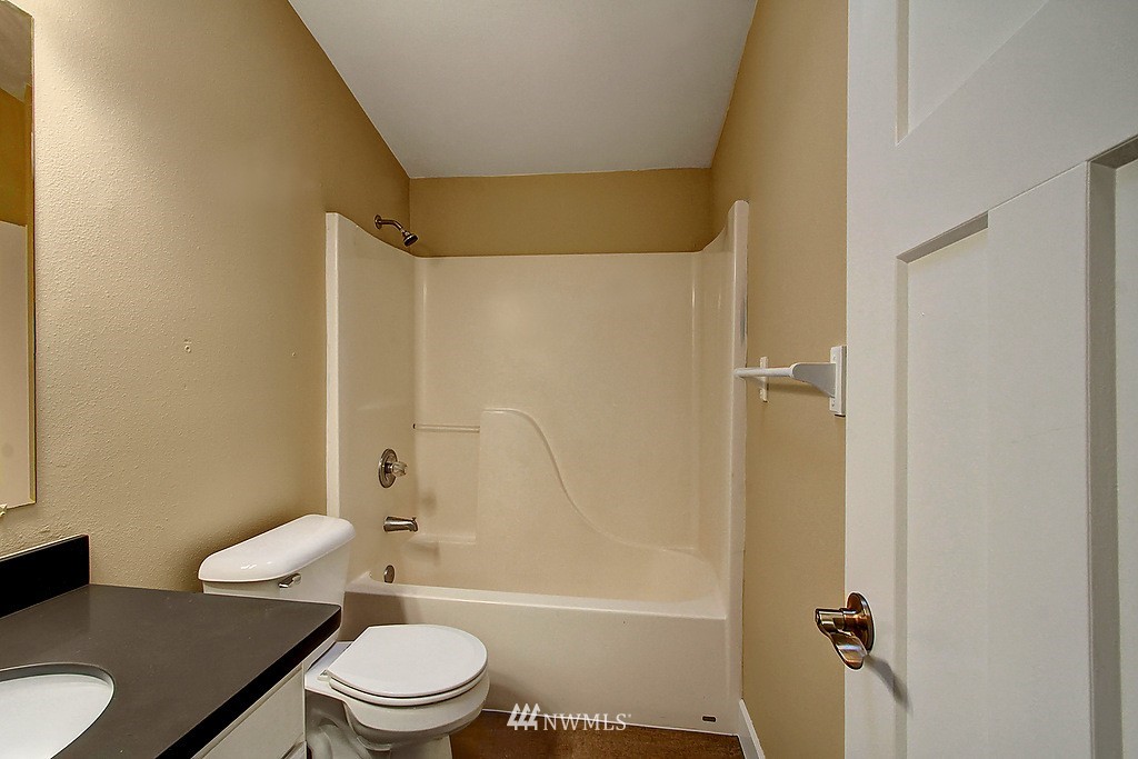 8012 Maple Point Drive Clinton, WA 98236 - Photo 11 of 16 Gallery Image 11