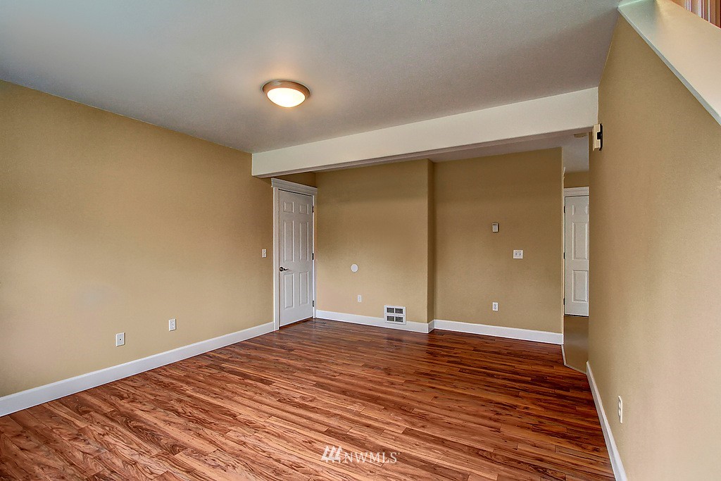 8012 Maple Point Drive Clinton, WA 98236 - Photo 3 of 16 Gallery Image 3