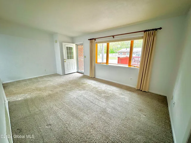 $1,900 | 3 A Lacosta Drive, Clifton Park, NY 12065