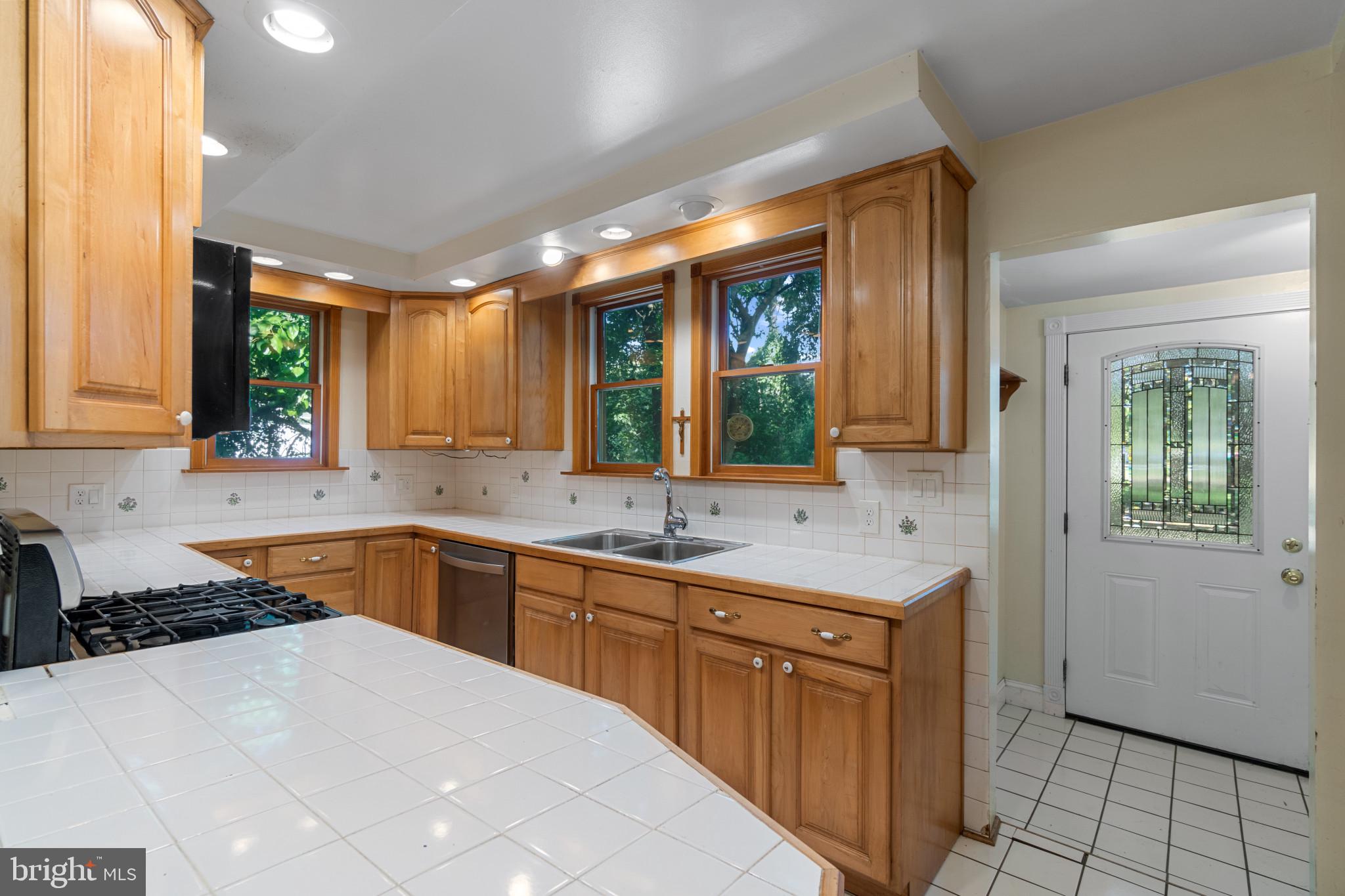 1500 Little Creek Road Chester, MD 21619 - Photo 6 of 33 Gallery Image 6