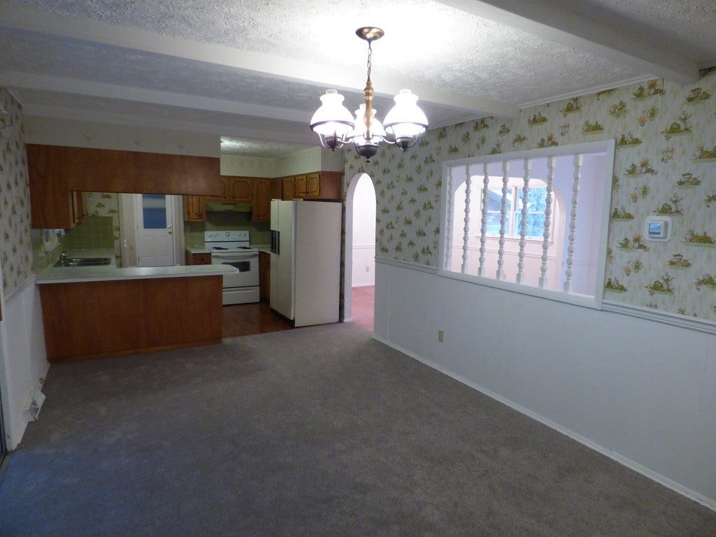 585 Whispering Pines Road Max Meadows, VA 24360 - Photo 4 of 37 Gallery Image 4