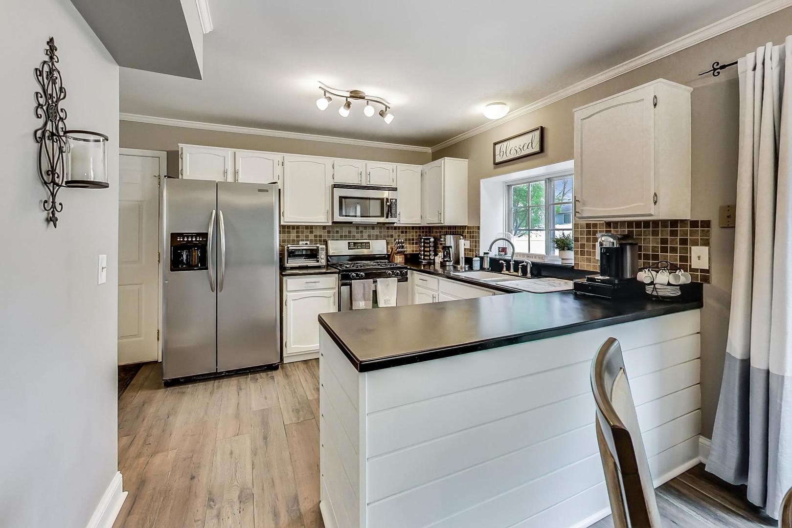 1045 Big Eagle Trail Carol Stream, IL 60188 - Photo 12 of 47