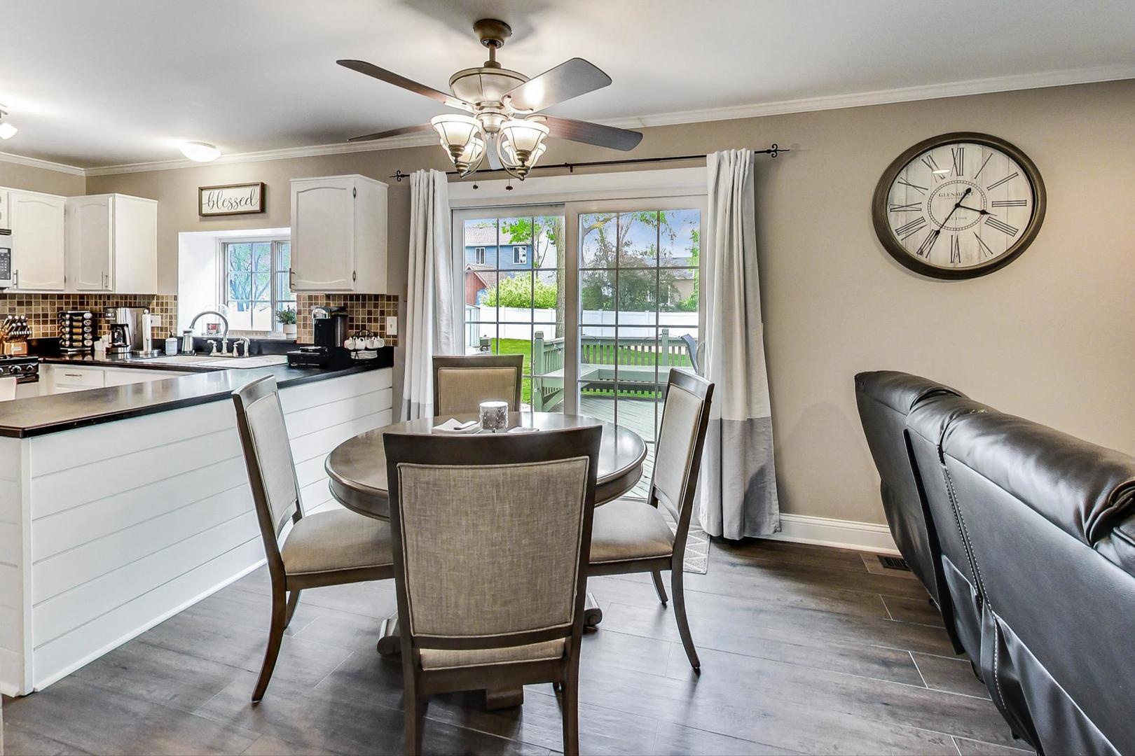 1045 Big Eagle Trail Carol Stream, IL 60188 - Photo 15 of 47