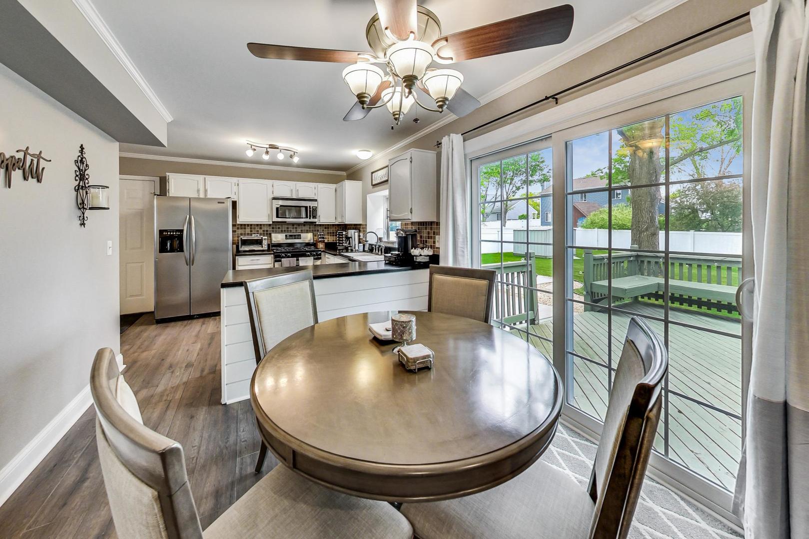 1045 Big Eagle Trail Carol Stream, IL 60188 - Photo 16 of 47