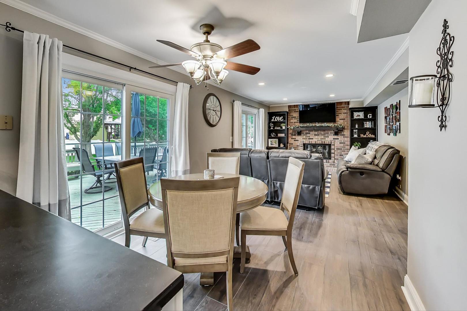 1045 Big Eagle Trail Carol Stream, IL 60188 - Photo 17 of 47