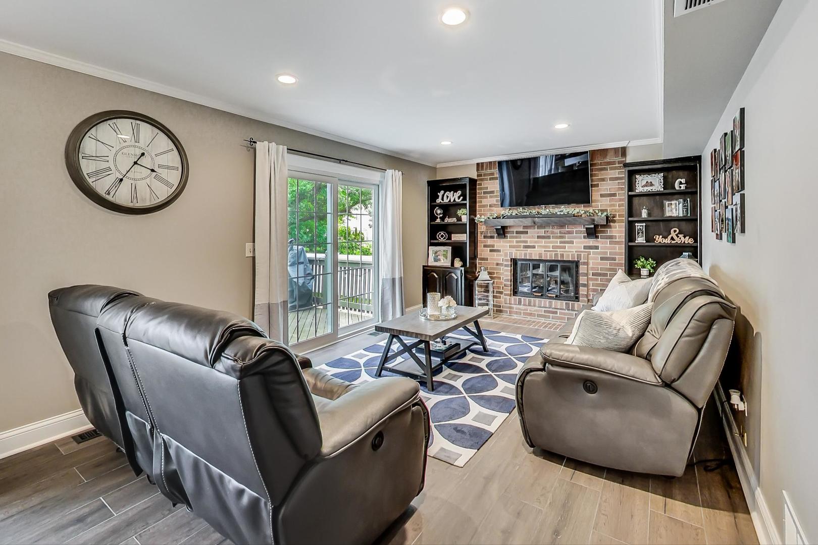 1045 Big Eagle Trail Carol Stream, IL 60188 - Photo 18 of 47