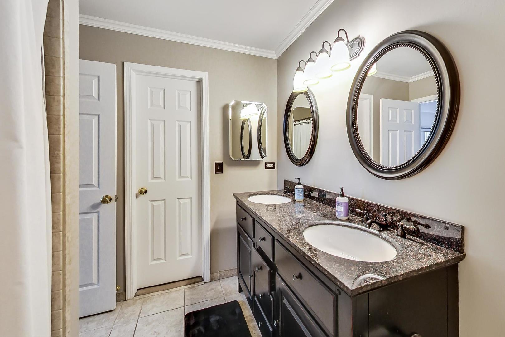 1045 Big Eagle Trail Carol Stream, IL 60188 - Photo 26 of 47