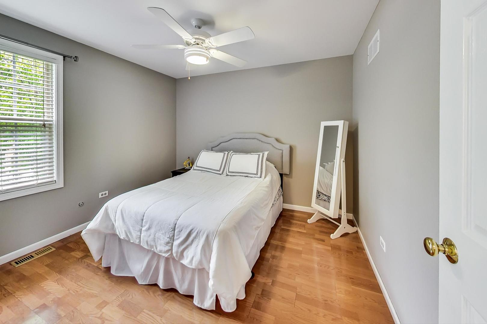 1045 Big Eagle Trail Carol Stream, IL 60188 - Photo 27 of 47