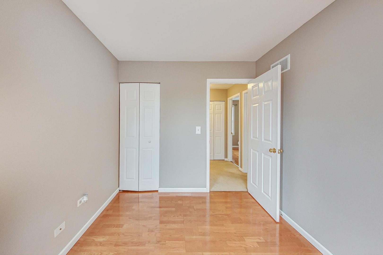 1045 Big Eagle Trail Carol Stream, IL 60188 - Photo 32 of 47