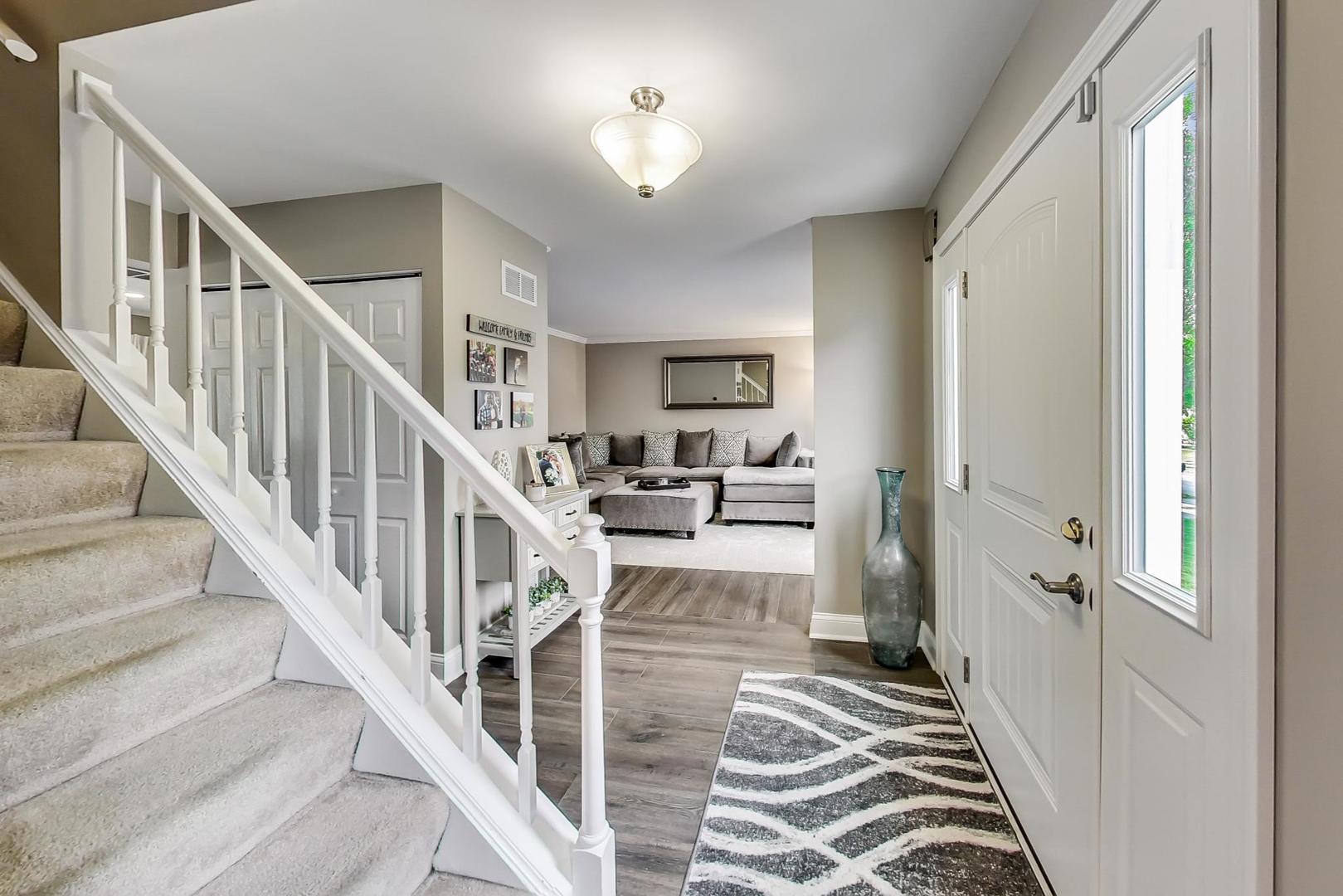 1045 Big Eagle Trail Carol Stream, IL 60188 - Photo 5 of 47