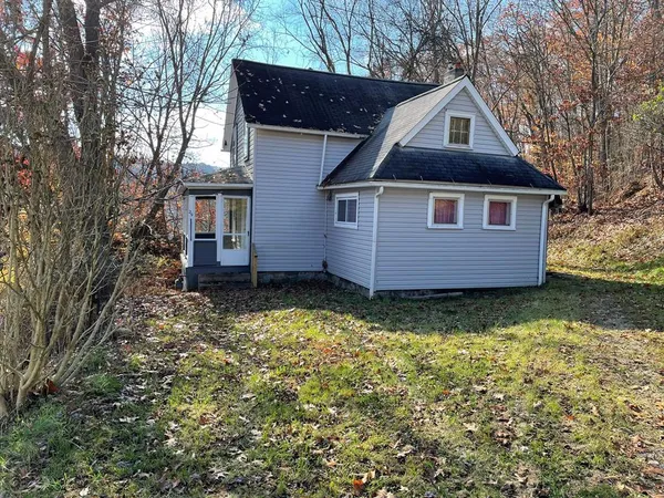 $1,050 | 29 Bleakley Avenue, Franklin, PA 16323