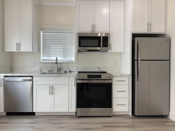 $1,600 | 1402 McAllister Avenue, Sacramento, CA 95822