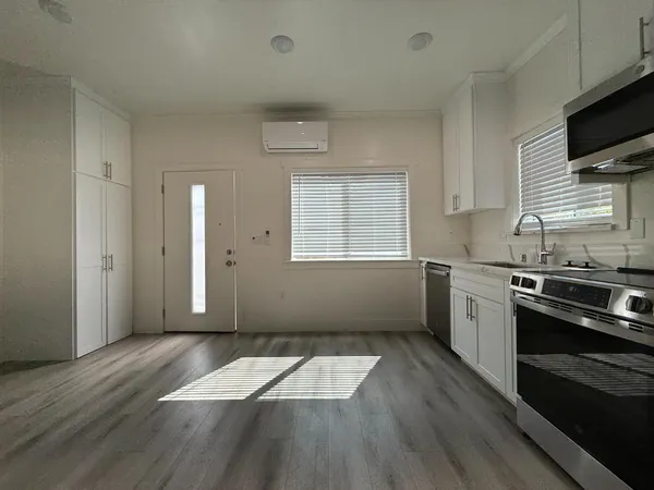 $1,600 | 1402 McAllister Avenue, Sacramento, CA 95822