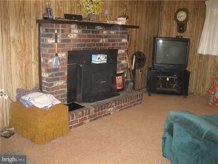 228 Ivy Road Edgewater Park, NJ 08010 - Photo 12 of 21 Family Room
