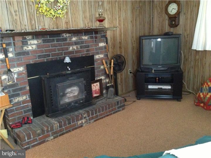 228 Ivy Road Edgewater Park, NJ 08010 - Photo 13 of 21 Family Room